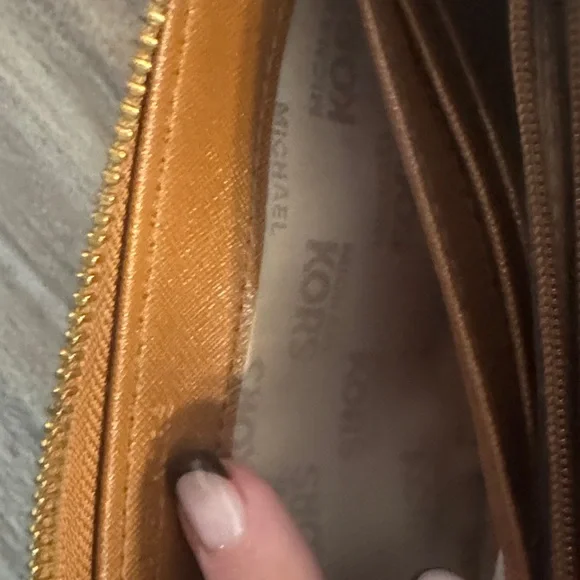 Michael Kors Brown Wallet with Gold Zipper - Picture 4 of 6